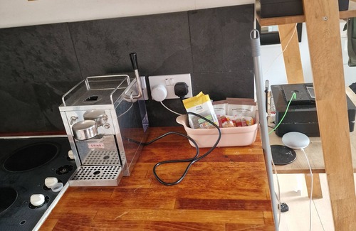 Hoxton Apartment | Artist home