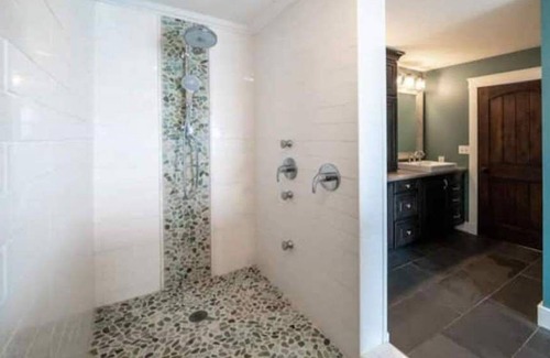 Middleville House | Artist Lake House