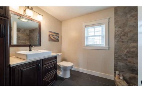 Middleville House | Artist Lake House