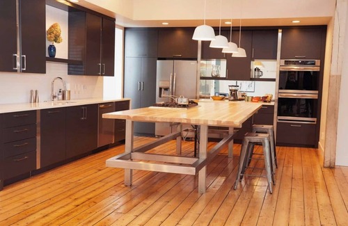 Kingston Apartment | Artist's Loft steps from UPAC!