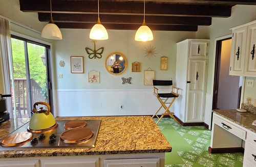 Fayetteville House | Artistic 70s house will make you feel nostalgic with all the modern comforts.