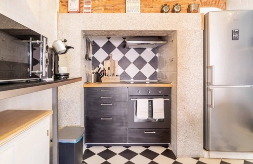 Se Apartment | Artistic Alfama 4BR | Cathedral Views, Tram 28