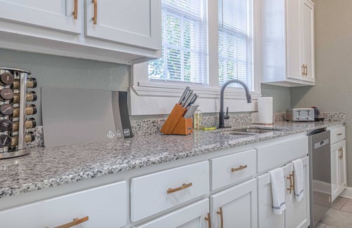 Columbus House | Artistic Historic Home in Midtown Columbus