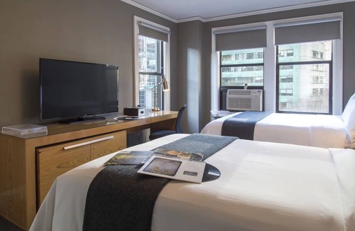 Downtown Seattle Hotel | Artistic Seattle's Retreat - Friends & Family Fun, Happy Hour Fun | 4 Units