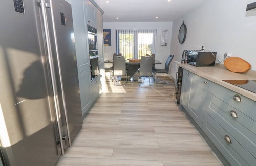 Cemaes Bay House | ARTRO, pet friendly, country holiday cottage in Cemaes Bay