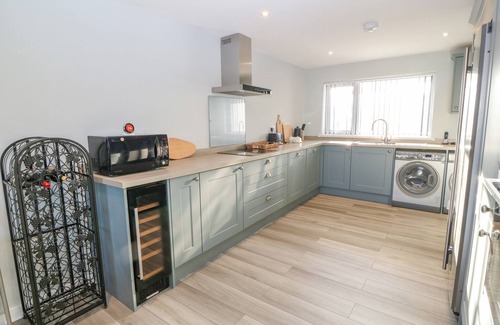 Cemaes Bay House | ARTRO, pet friendly, country holiday cottage in Cemaes Bay