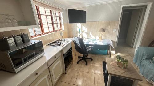 Greater Johannesburg Metropolitan Area Apartment | Artzys private Flatlet 1km to Olivedale Clinic