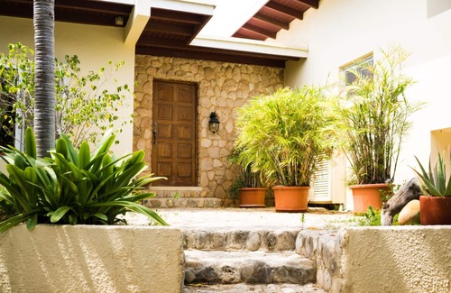Malmok Villa | Aruba Escape Villa located in the best area of this ONE HAPPY ISLAND