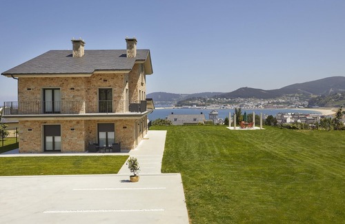 Covas Apartment | Arumes do mar e montaña, Apartment with sea and mountain views with terrace