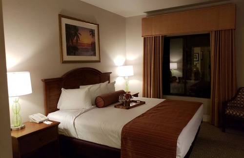 Las Vegas Resort | As low as $59/nt CES weekend special at Tahiti Village - 4 guests on the Strip