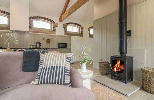 Whatstandwell House | ASH COTTAGE - FOLD YARDS, romantic, with open fire in Alderwasley