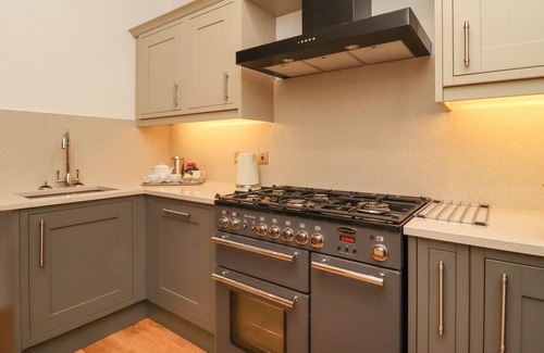 Bell Busk Cottage | ASH COTTAGE, with a garden in Gargrave