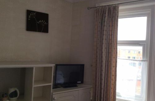 Exmouth Bed & Breakfast | Ash Hotel B&B