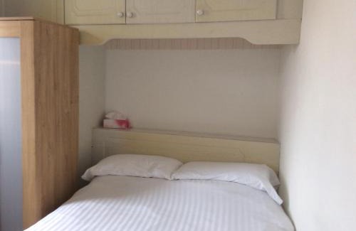 Exmouth Bed & Breakfast | Ash Hotel B&B