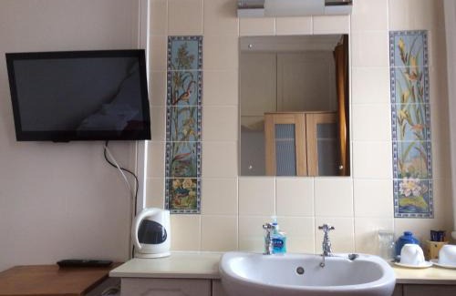 Exmouth Bed & Breakfast | Ash Hotel B&B