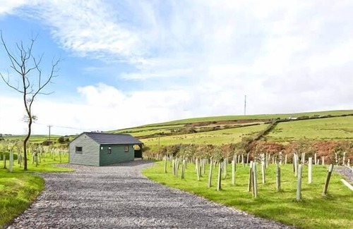 Newland Near Ulverston Cottage | ASH LODGE, romantic, with hot tub in Pennington