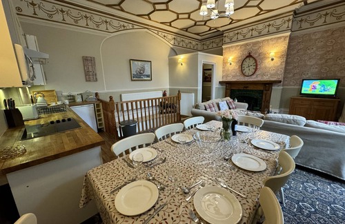 Wormhill Cottage | Ashbourne Apartment - sleeps 8 guests in 2 bedrooms 2