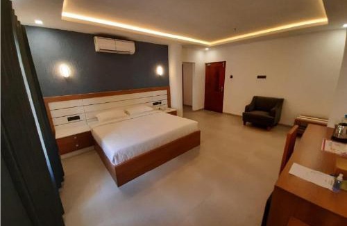 Kozhikode Hotel | Ashirvad Lawns Hotel & Convention Centre