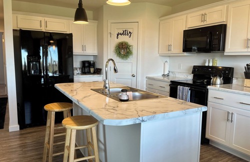 Springfield House | Ashwood Gables: A Taste of Home. Full Fence,