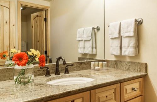Aspen Apartment | Aspen Alps Apartment #209