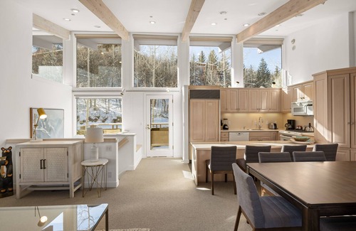 Aspen Condo | Aspen Alps Comfortable Three Bedroom Condo alongside Aspen Mountain