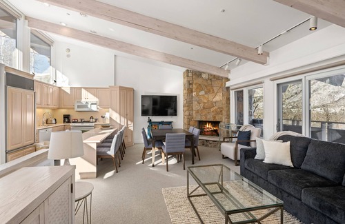 Aspen Condo | Aspen Alps Comfortable Three Bedroom Condo alongside Aspen Mountain