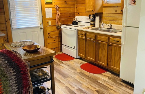 Logan Cabin | Aspen Cabin-Hocking Hills
