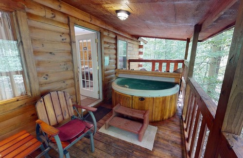 Logan Cabin | Aspen Cabin-Hocking Hills
