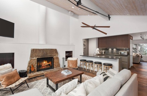 Aspen House | Aspen Core Luxe Getaway with Gondola Views