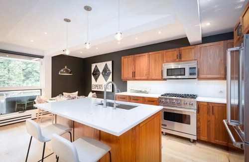 Aspen Apartment | Aspen Core Renovated 2 BR, 2 BA with AC