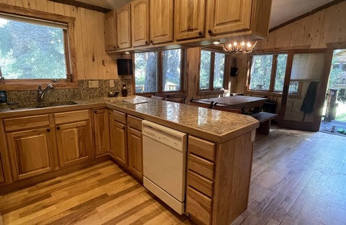 Allenspark Cabin | Aspen Leaf Cabin located in a peaceful rock canyon with a creek and solitude