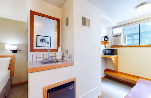 West End Hotel | Aspen Mountain Lodge