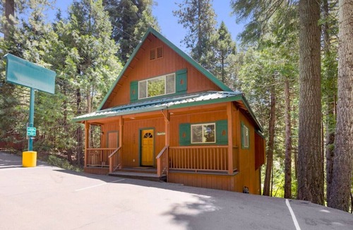 Strawberry Cabin | Aspen- Spacious River Front, family cabin