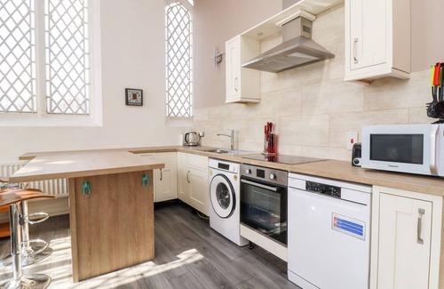 Huddersfield Cottage | ASQUITH PENTHOUSE, character holiday cottage in Huddersfield