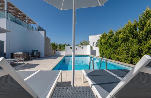 Zipari Villa | ASTERIA PEARL VILLA 2 with Rooftop Jacuzzi