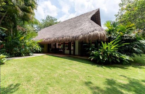 Anapoima Apartment | Astonishing 5BR Villa at Mesa de Yeguas