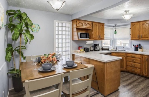 Rochester House | 👍 Astonishing Home Mins Away Airport/Dwtn/UofR/RIT