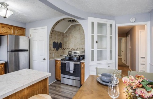 Rochester House | 👍 Astonishing Home Mins Away Airport/Dwtn/UofR/RIT