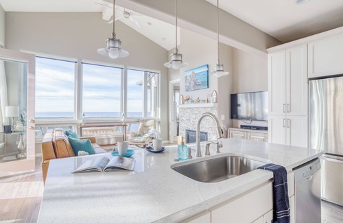 Oregon Coast House | Astonishing River, Ocean Views including Haystack Rock in Pacific City, Clubhous