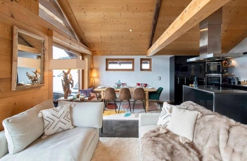 Verbier Ski Chalet | Astonishing Views of the Valley-250SQM Luxury Perched in the heart of Verbier