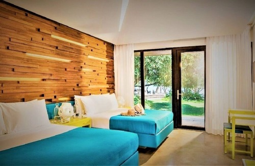 Puerto Princesa Resort | Astoria Palawan Beach Resort & Water Theme Park