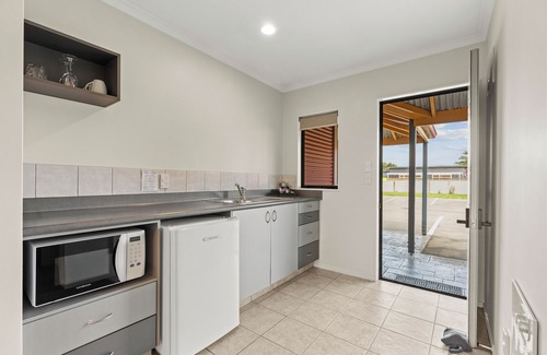 Greytown Hotel | ASURE Oak Estate Motor Lodge