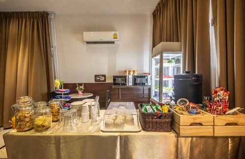 Bang Phlat Hotel | At 42 Residence