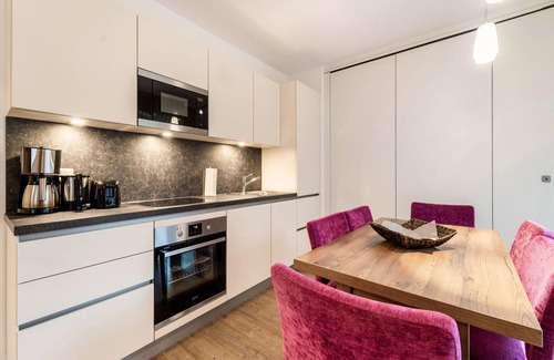 Gries Apartment | Comfortable family stay with a balcony