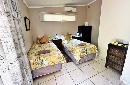 Upington House | At Home Guesthouse