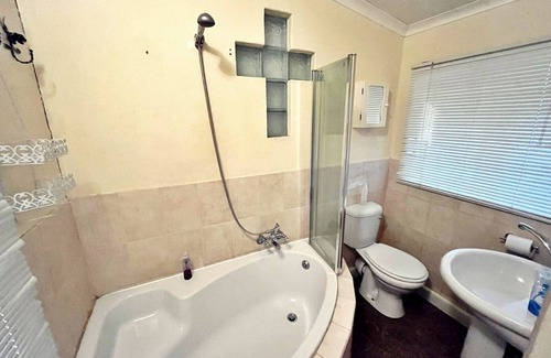 Upington House | At Home Guesthouse