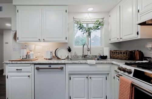Tehachapi House | At Home in Downtown Tehachapi Traveling Professionals Welcome