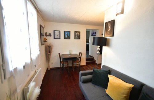 Les Puces de Saint-Ouen Apartment | At the foot of the Paris Saint-Ouen flea market