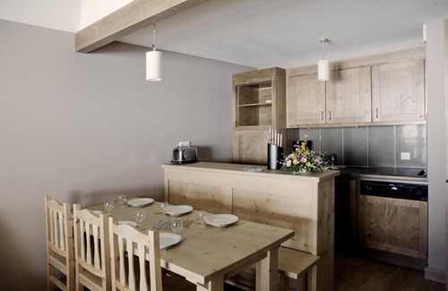 La Bresse Apartment | At the foot of shops, swimming pool, balcony, parking, tv, 51-56m², La Bresse
