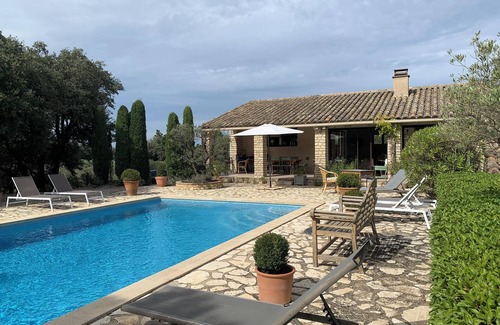 Eygalieres House | At the foot of the Alpilles, 4-bedroom house, 3 shower rooms, superb setting!